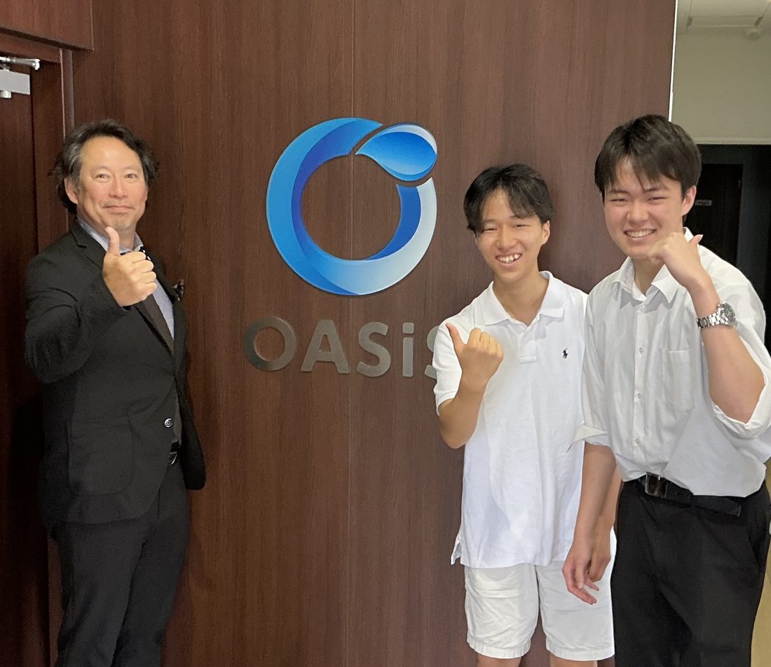 後援企業・株式会社オアシス様との集合写真